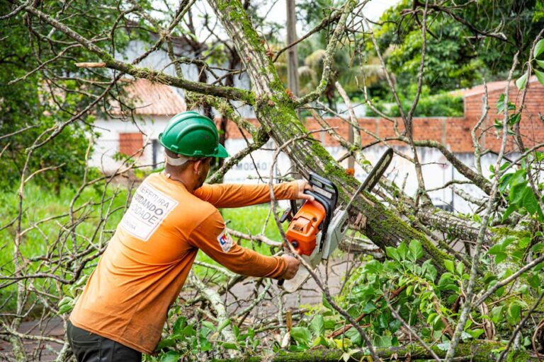 Prefeitura de Santana realiza atendimento de regularização fundiária no bairro Mutirão – Prefeitura