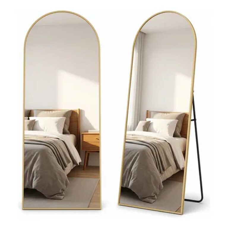 Espelho Arco Oval Corpo Inteiro 162×52 Moldura Dourada Chão Dourado